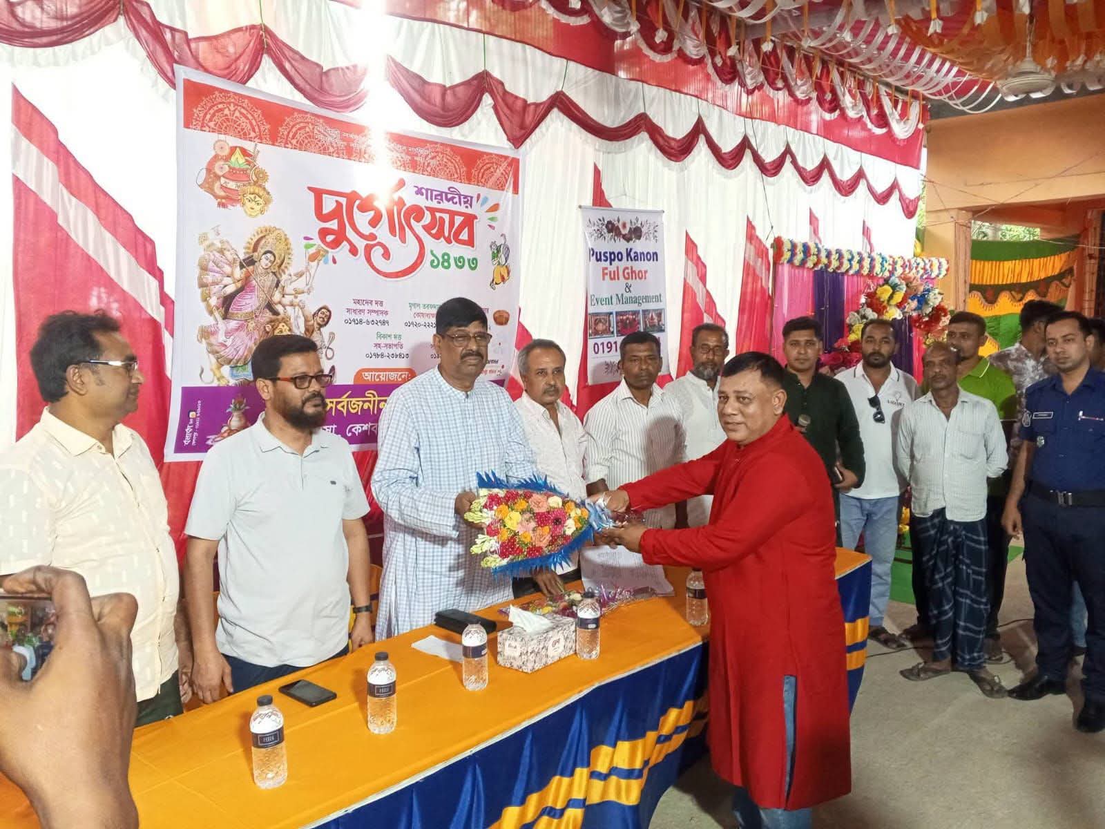 কেশবপুরে পূজা মন্ডপ পরিদর্শন করেন  উপজেলা বিএনপির সভাপতি ও কেন্দ্রীয় বিএনপির সদস্য আলহাজ্ব আবুল হোসেন আজাদ